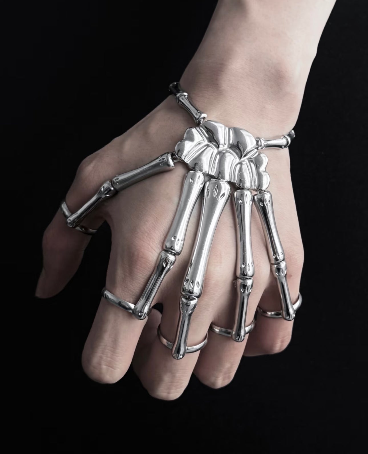 Biesy | Origin Hand